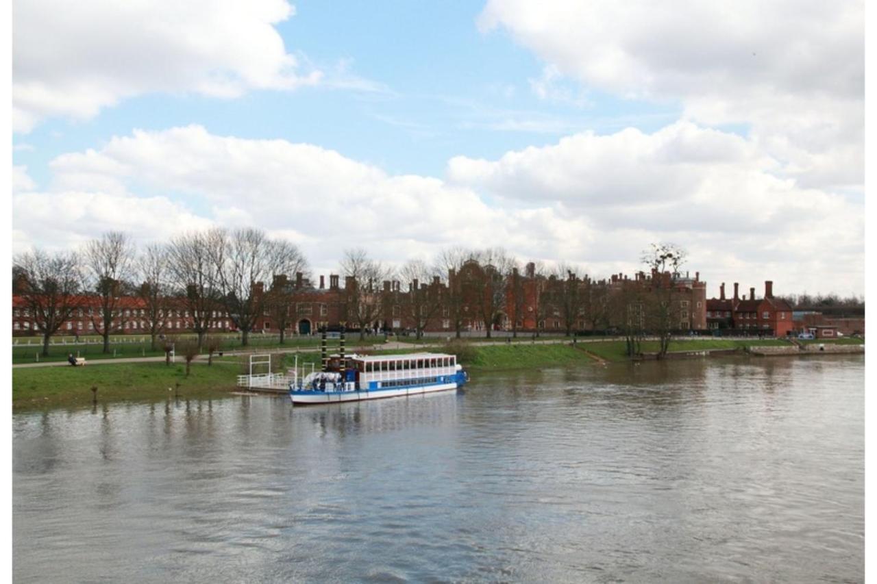 Hampton Court Hotel East Molesey Eksteriør billede